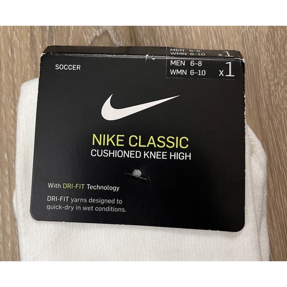 Nike nwt classic